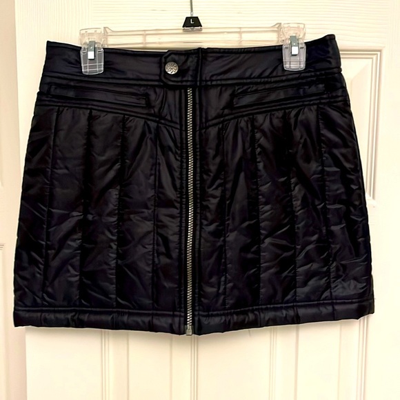 ATHLETA black toasty buns puffer zip up skirt size 4 - Picture 1 of 10